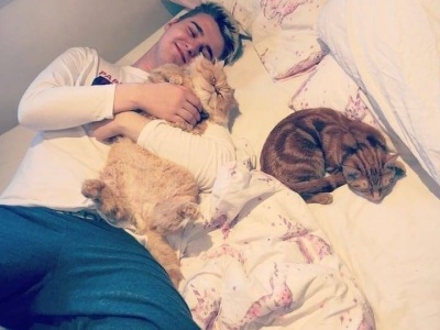 Staying at a strangers house on holiday is always better when you have cats