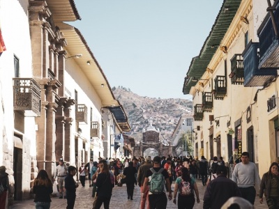 Calle San Pedro, a main route a large market