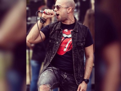 I'm a singer.