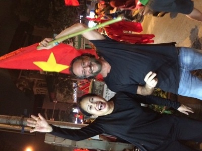  Massive, spontaneous street party breaks out in Hanoi after Vietnam wins AFF semifinal match 6-12-18