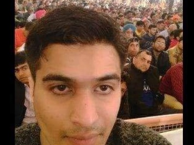 The peeps in the background